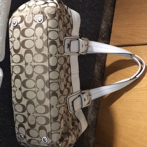 Coach - Picture 4 of 5